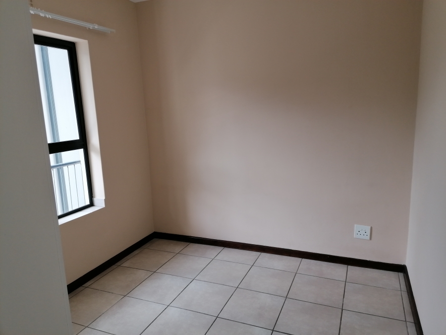 To Let 2 Bedroom Property for Rent in Buh Rein Estate Western Cape